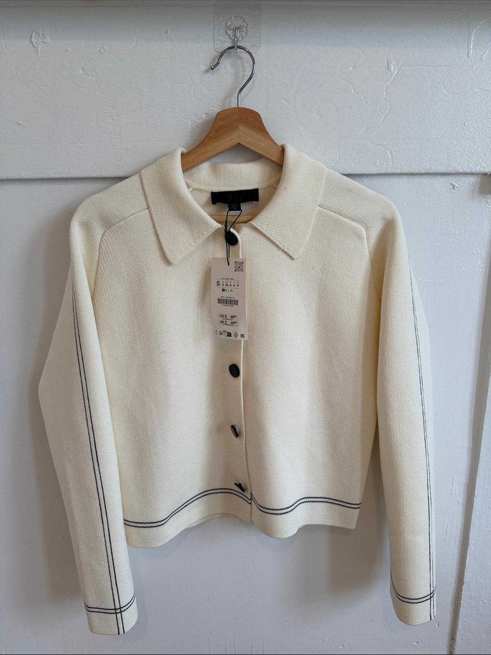 ZARA Cream Cropped Button-Up Jacket with Contrast Stitching - Picture 3 of 5
